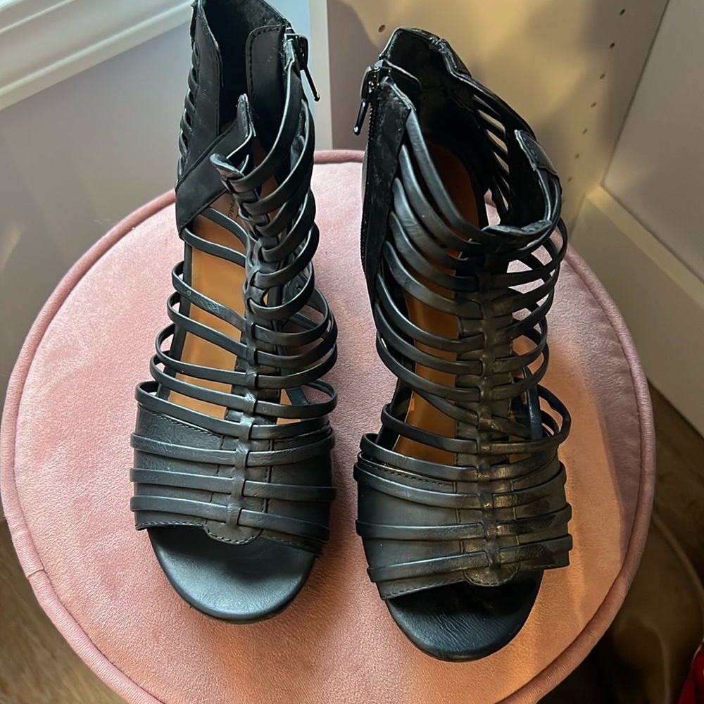 Sandals great condition